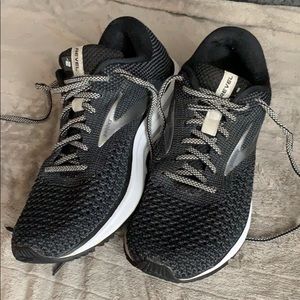 Brooks Sneakers